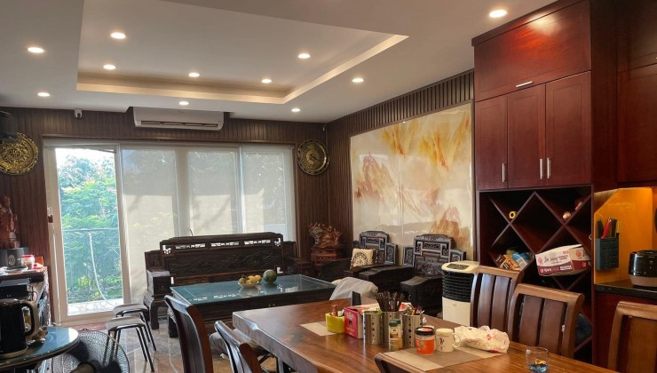 Bán biệt thự đẳng cấp vip khu Dịch Vọng, vỉa hè ô tô tránh kinh doanh, 145m2, 45 tỷ, mặt tiền 10m